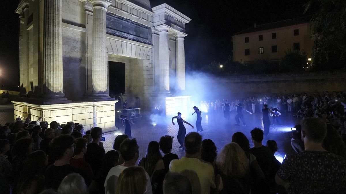 Noche del Patrimonio 2026 la compañía La Normal presenta en la Puerta del Puente Liminal