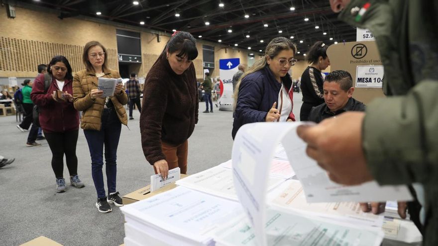 Una cooperativa vasca viaja a Colombia para analizar los derechos de las mujeres y el colectivo LGTBIQ+ en las elecciones