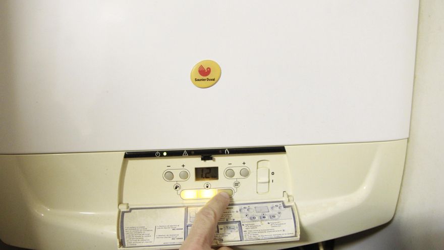 Más de 450 personas se quedan sin la ayuda que sí recibieron altos cargos del PP de Mañueco para cambiar sus calderas