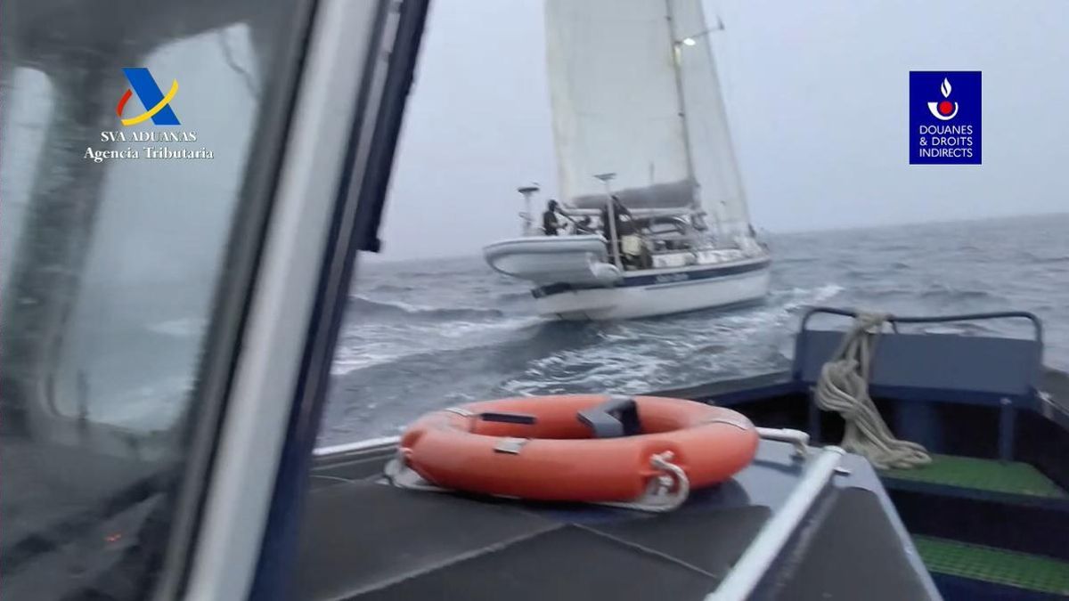 Intervienen más de 2.000 kilos de cocaína en un velero a 400 millas de Galicia