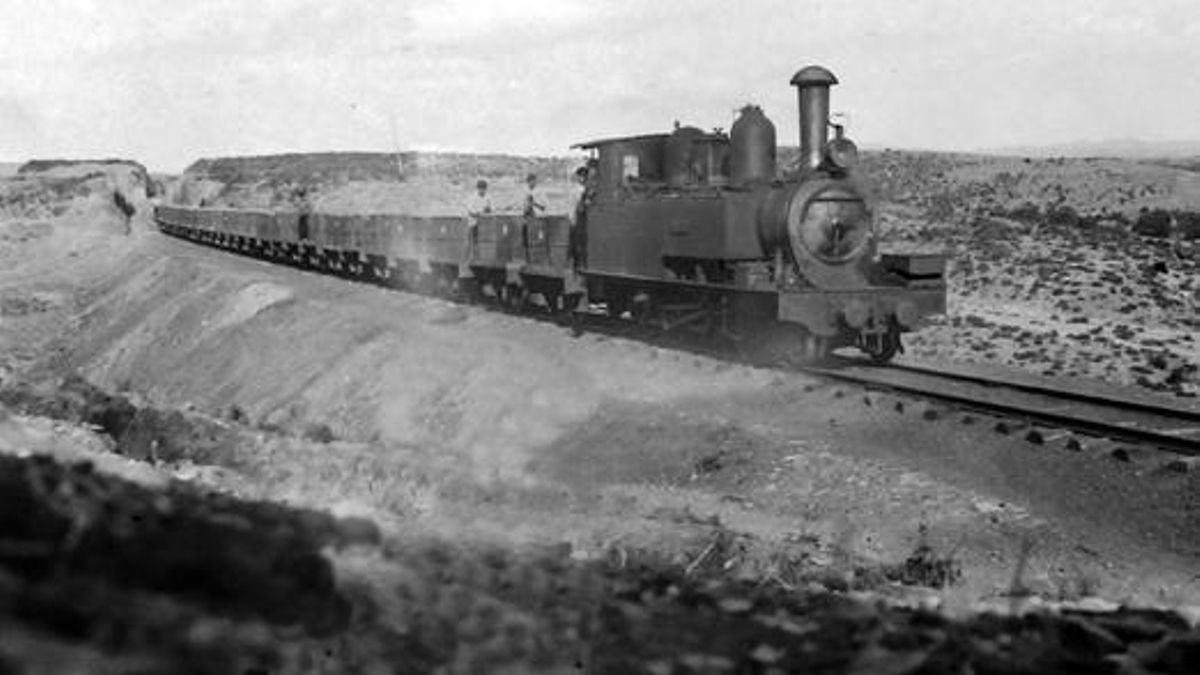 El 1 de septiembre de 1870 el primer tren minero completó la línea de casi 49 kilómetros