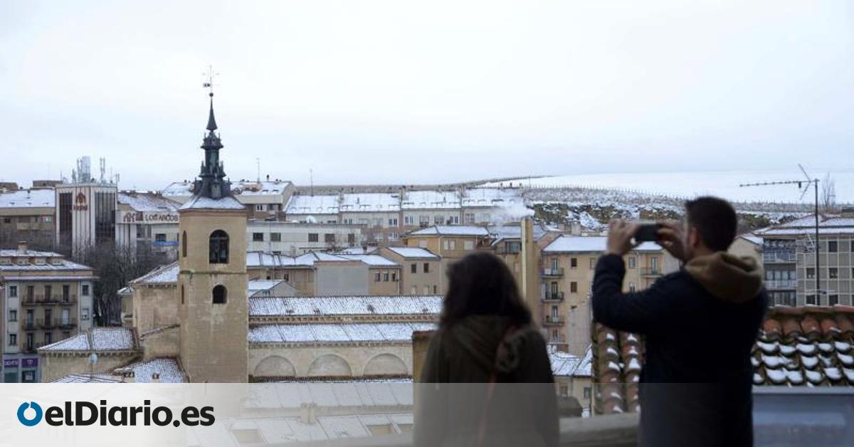 Avisos por nieve y lluvia en hasta siete comunidades autónomas este martes con tiempo invernal