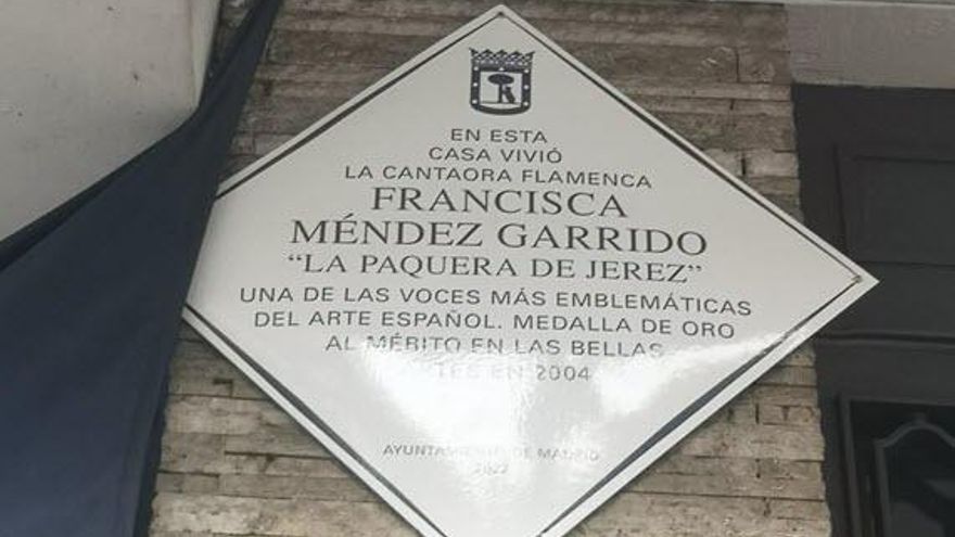 Placa descubierta en el número 8 de Santa María de la Cabeza el pasado 15 de noviembre