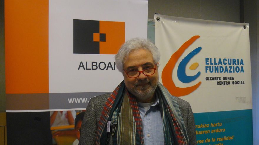 El catedrático Javier De Lucas antes de paritcipar en el simposio en Bilbao