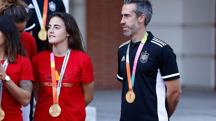 Jorge Vilda lamenta en un comunicado el "comportamiento impropio" de Luis Rubiales