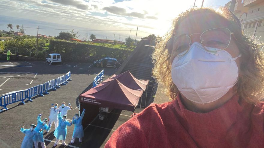 Mercedes Coello junto a otros sanitarios en el operativo.