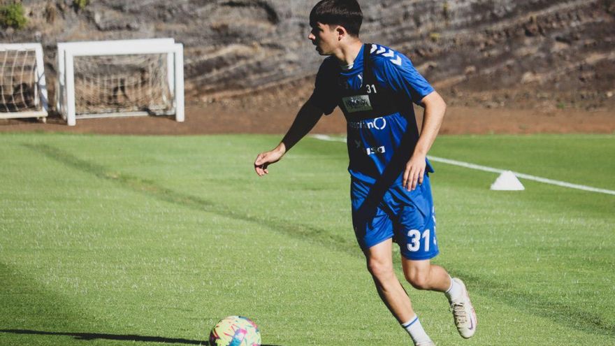 Teto considera que el CD Tenerife no debe bajar los brazos en el final liguero