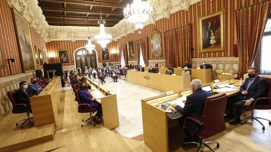 El homenaje se celebró en el Salón Colón, donde tienen lugar los plenos municipales.