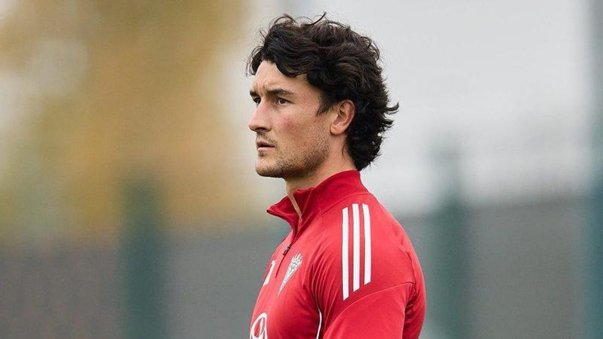 Juan Gutiérrez durante un entrenamiento con el Mirandés