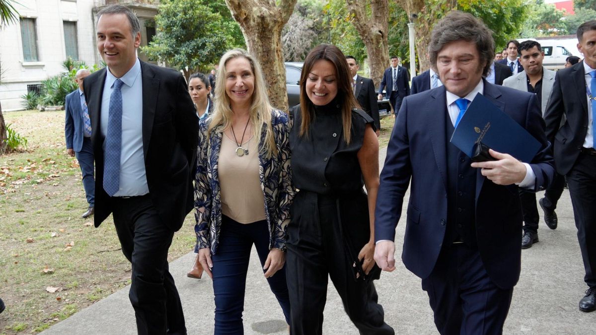 Milei insultó a Kicillof tras el fallo por YPF que beneficia a la Argentina y mostró respaldo político a Adorni