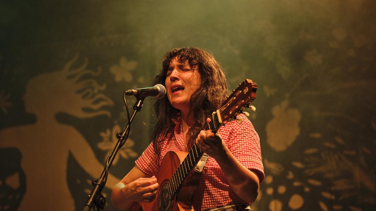 Lorena Álvarez en directo en el Teatro Municipal de Banyoles