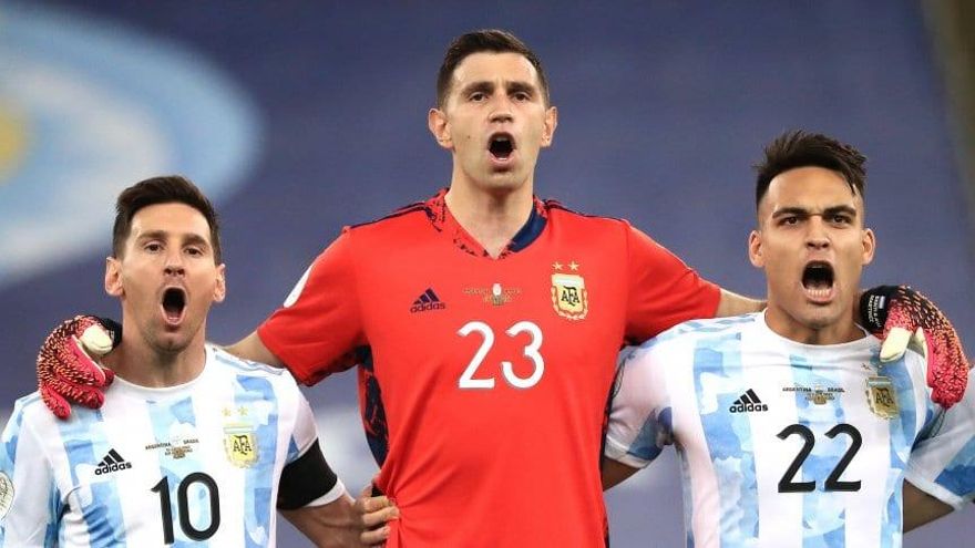 Leo  y el himno nacional: final de cuentas