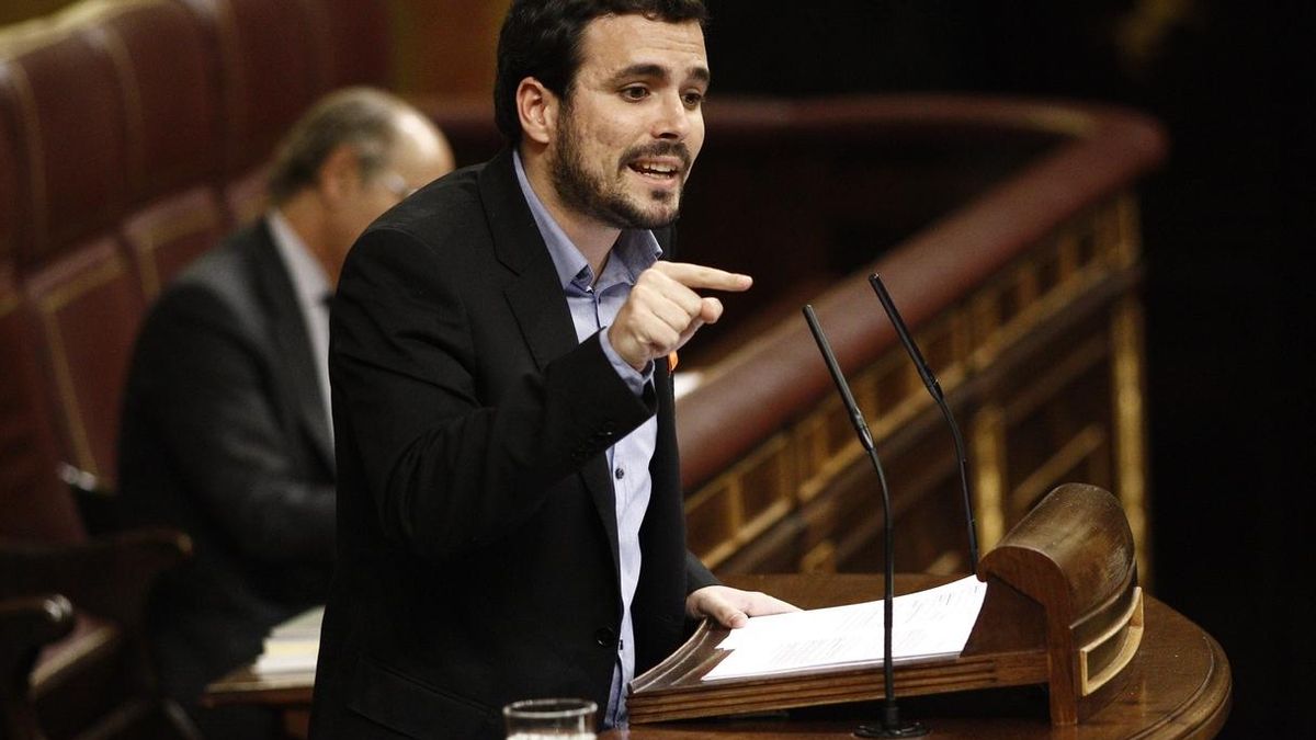 Garzón acusa a Iglesias de "soberbia" al autoproclamarse líder de la oposición