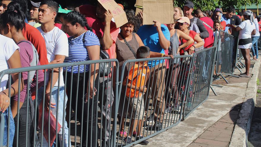 Migrantes afrontan obstáculos en el sur de México en medio de solicitudes récord de asilo