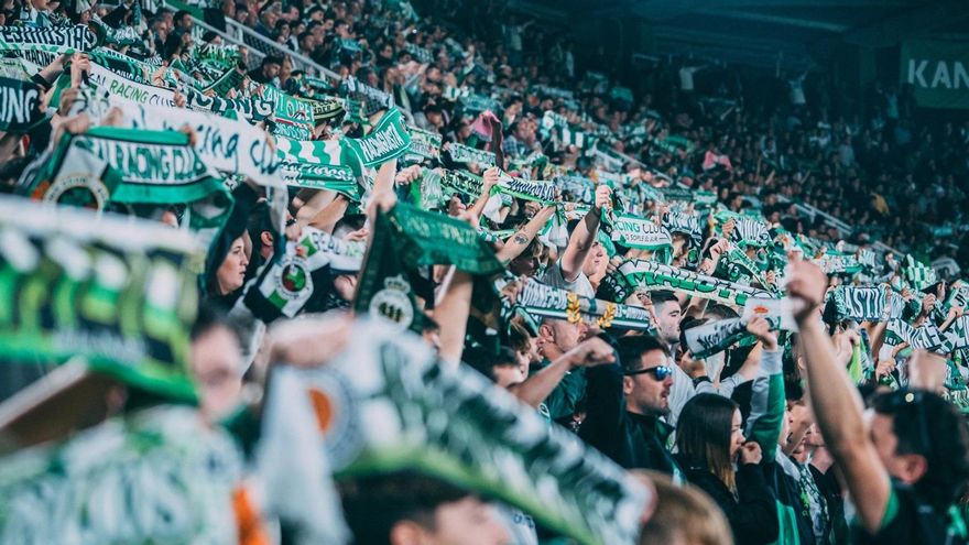 Archivo - Afición del Racing de Santander