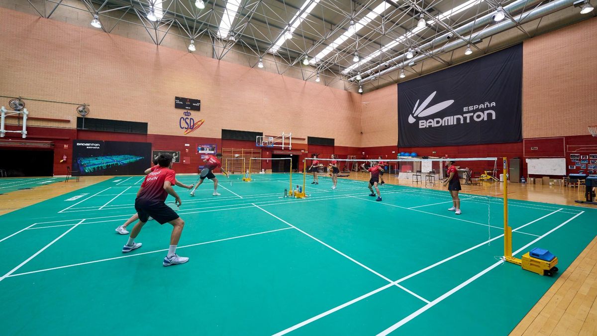 Saliva para medir el rendimiento: un laboratorio móvil acompañará a la Selección Española en el Europeo de Bádminton