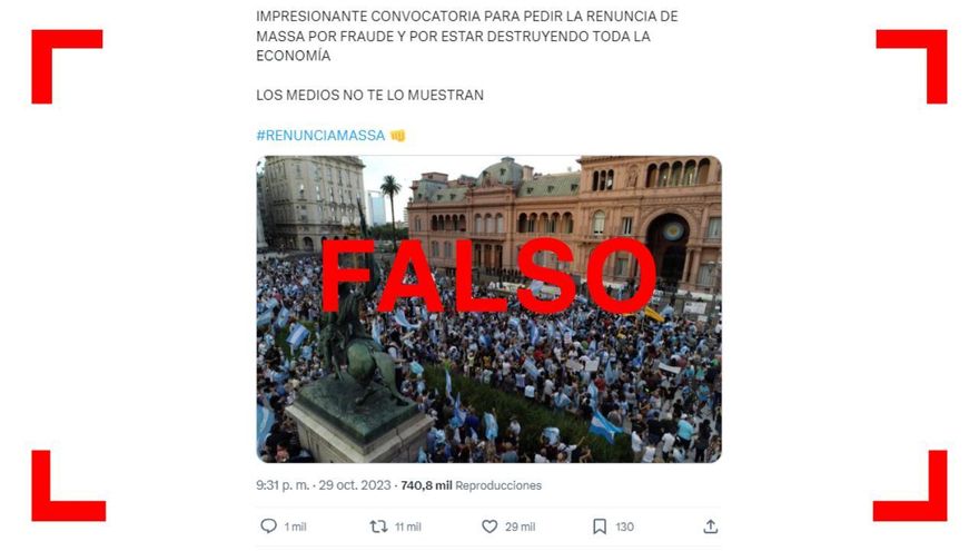 Esta foto de una marcha frente a la Casa Rosada es de 2021 y no tiene relación con Sergio Massa ni las elecciones de 2023