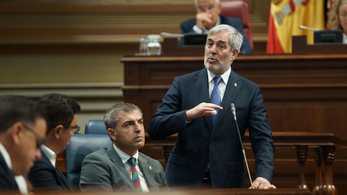 Los datos inflados de Dependencia se corrigieron en febrero, pero en marzo Clavijo presumió de esas cifras irreales en el Parlamento