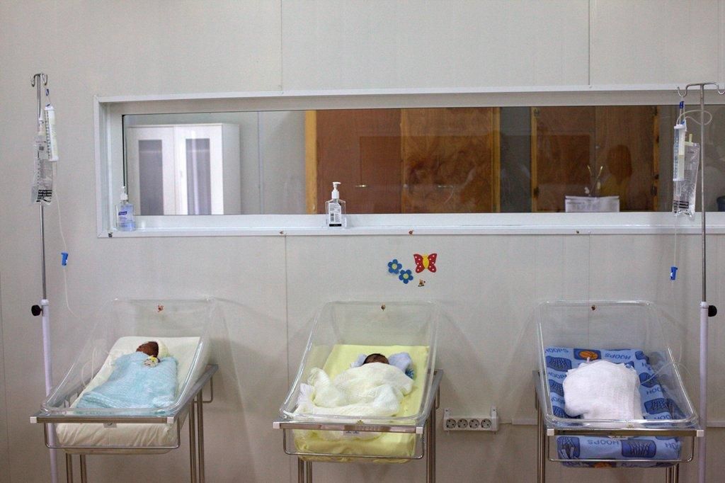 En los dos primeros años, MSF respaldó al Ministerio haitiano de Salud en el arrabal chabolista de Cité Soleil y construyó cuatro hospitales de urgencias en la zona afectada por el terremoto. Centro de referencia para urgencias obstétricas, con 130 camas de hospitalización, en el barrio de Delmas 33 de la capital. Fotografía: Yann Libessart / MSF