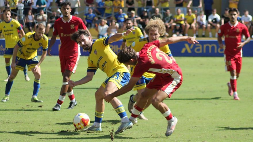 El Tenerife B recibe a su inmediato perseguidor