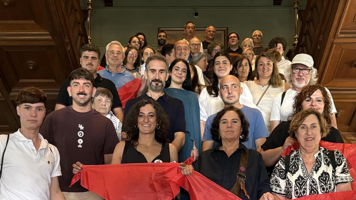 Irún se aferra a su modelo de Alarde 'tradicional' y rechaza la propuesta de un desfile municipal igualitario