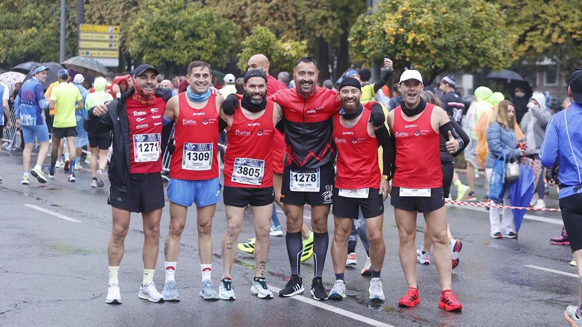 La salida de la Media Maratón de Córdoba bajo la lluvia, en imágenes