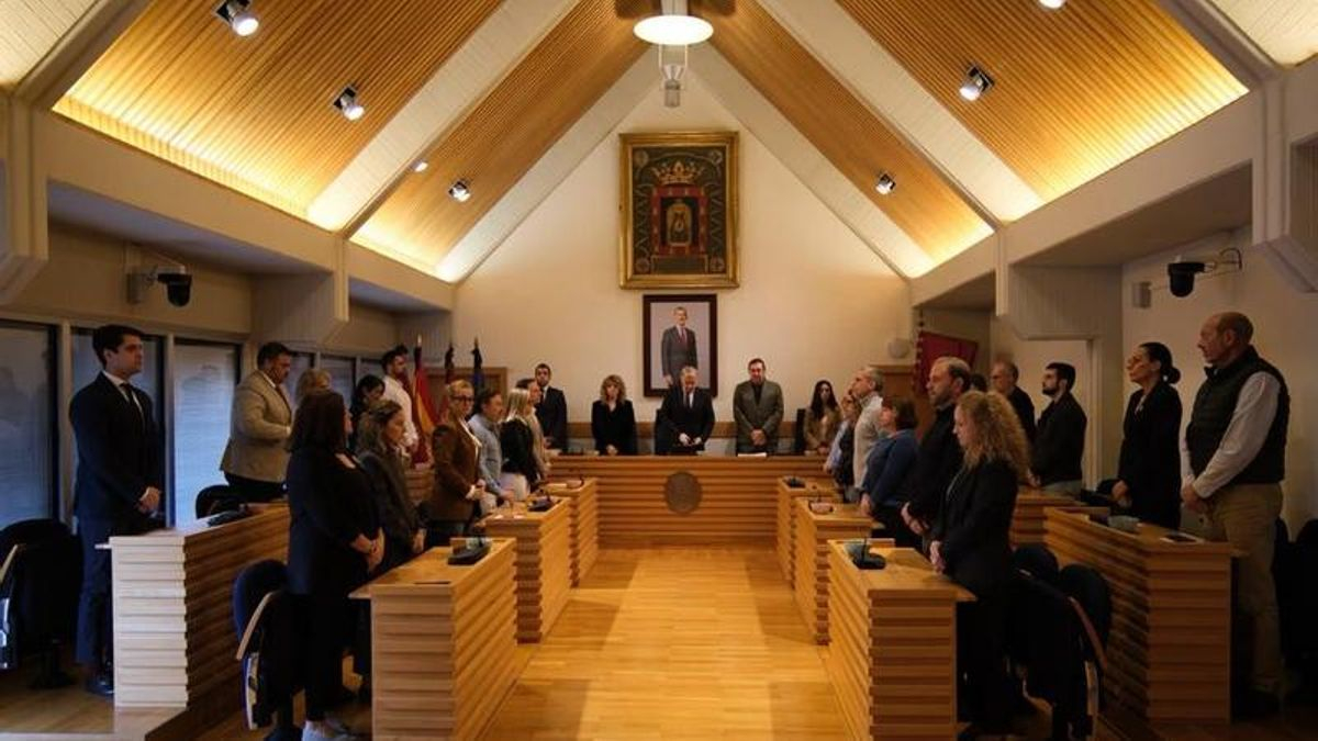 Los ayuntamientos de Toledo, Talavera y Ciudad Real guardan minutos de silencio por las víctimas de Urda
