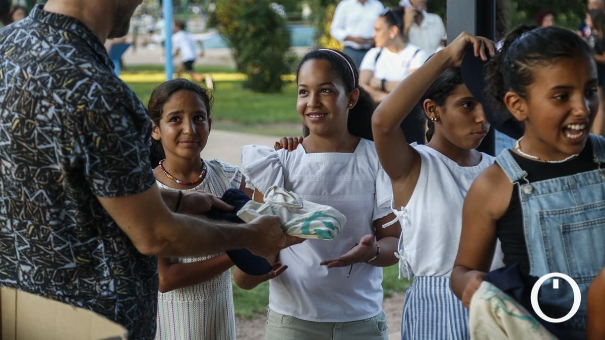 Niños saharauis del programa 'Vacaciones en paz' visitan la Ciudad de los Niños.