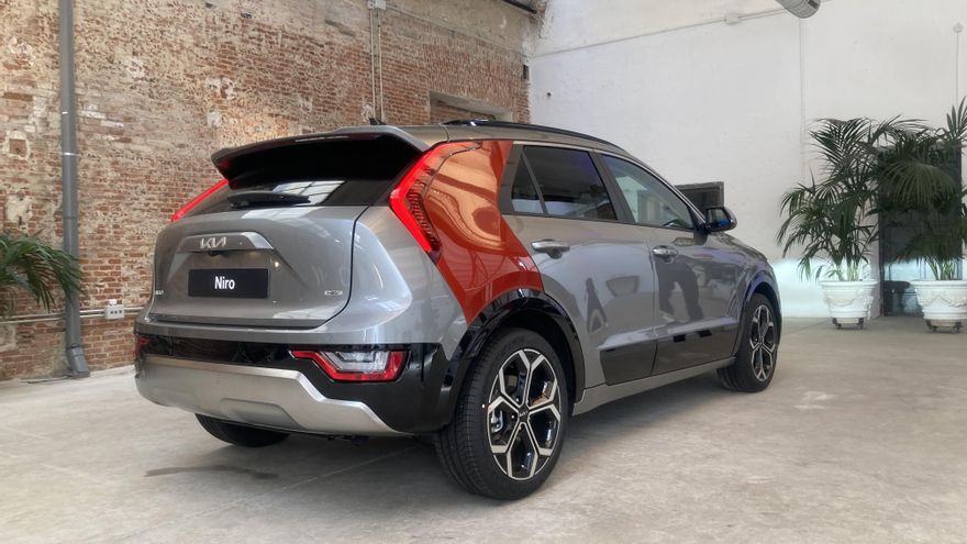 El pilar trasero es una de las grandes novedades estéticas en el nuevo Kia Niro.