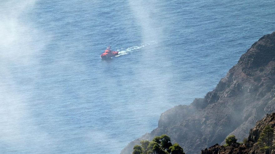 Supervivientes de la tragedia de El Hierro cuentan cómo el cayuco se partió en el rescate