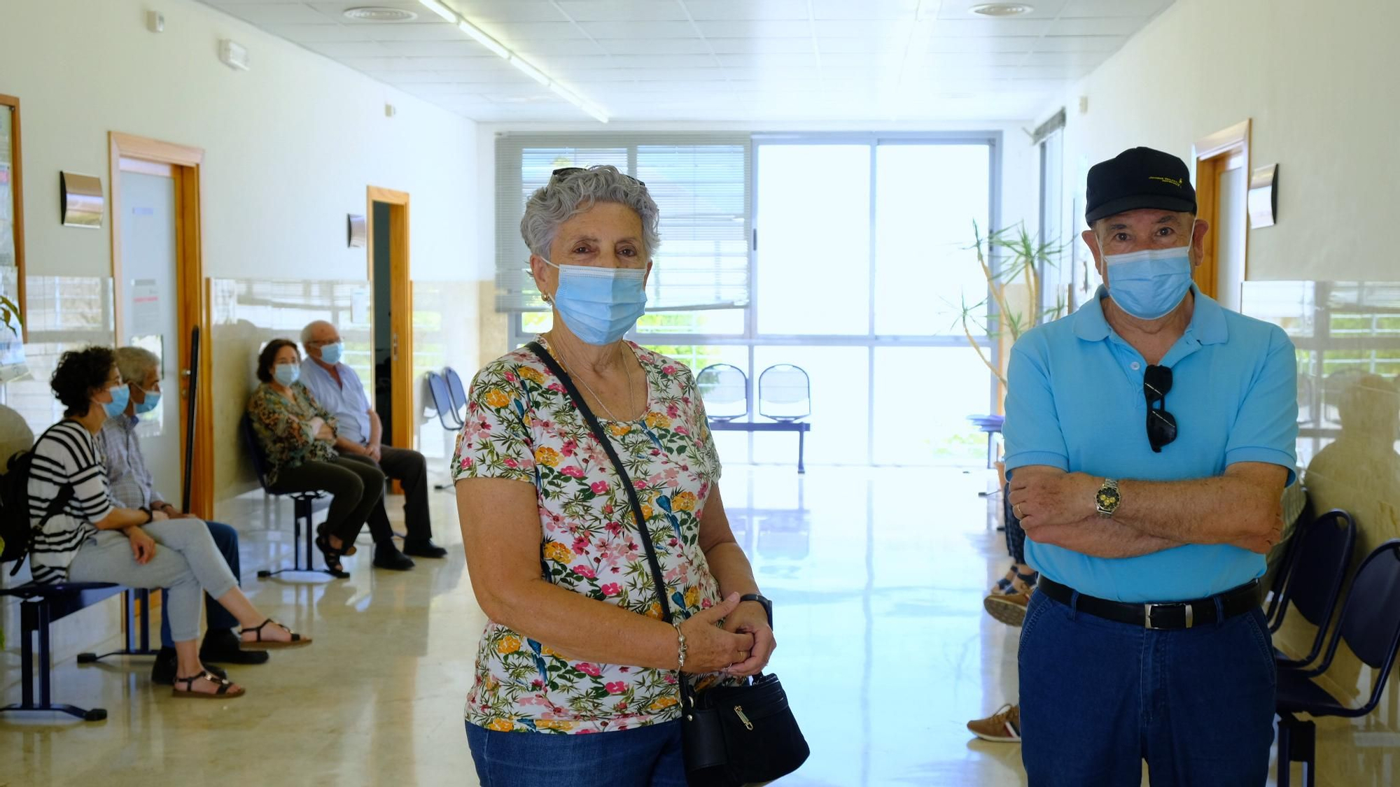 Constanza y Antonio han trabajado durante décadas como enfermeros en Pedrera y nunca han visto la atención primaria tan "abandonada"