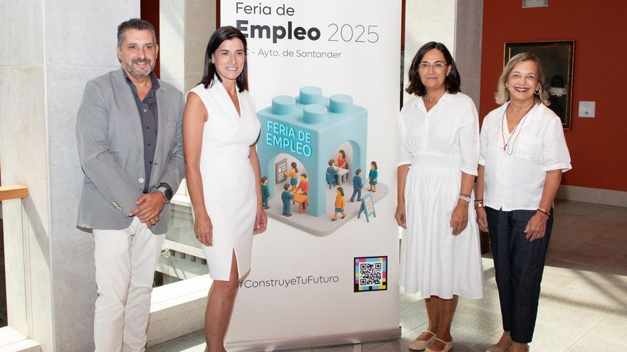 Firma del convenio para la Feria de Empleo de Santander.