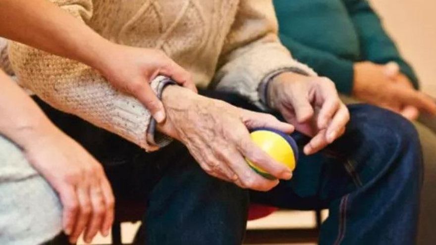 La falta de servicios y la dificultad en los cuidados: los problemas de los mayores que viven en los pueblos