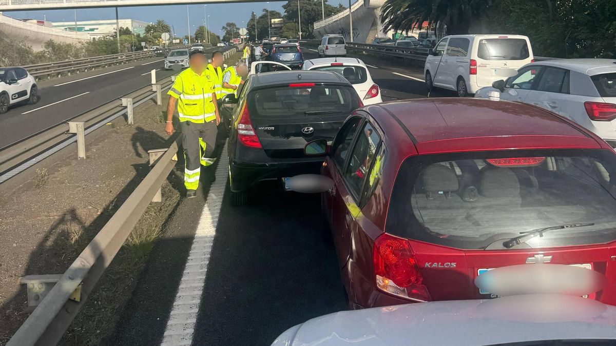 Accidente múltiple en Tenerife: hasta siete vehículos colisionan en la TF-5