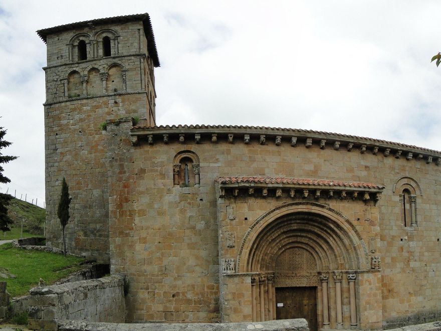 Colegiata de Cervatos.