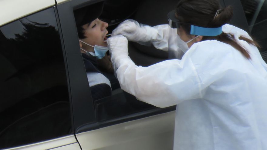 Los casos activos de coronavirus en Euskadi suben a 12.961 y crece cada día la ocupación de las UCI