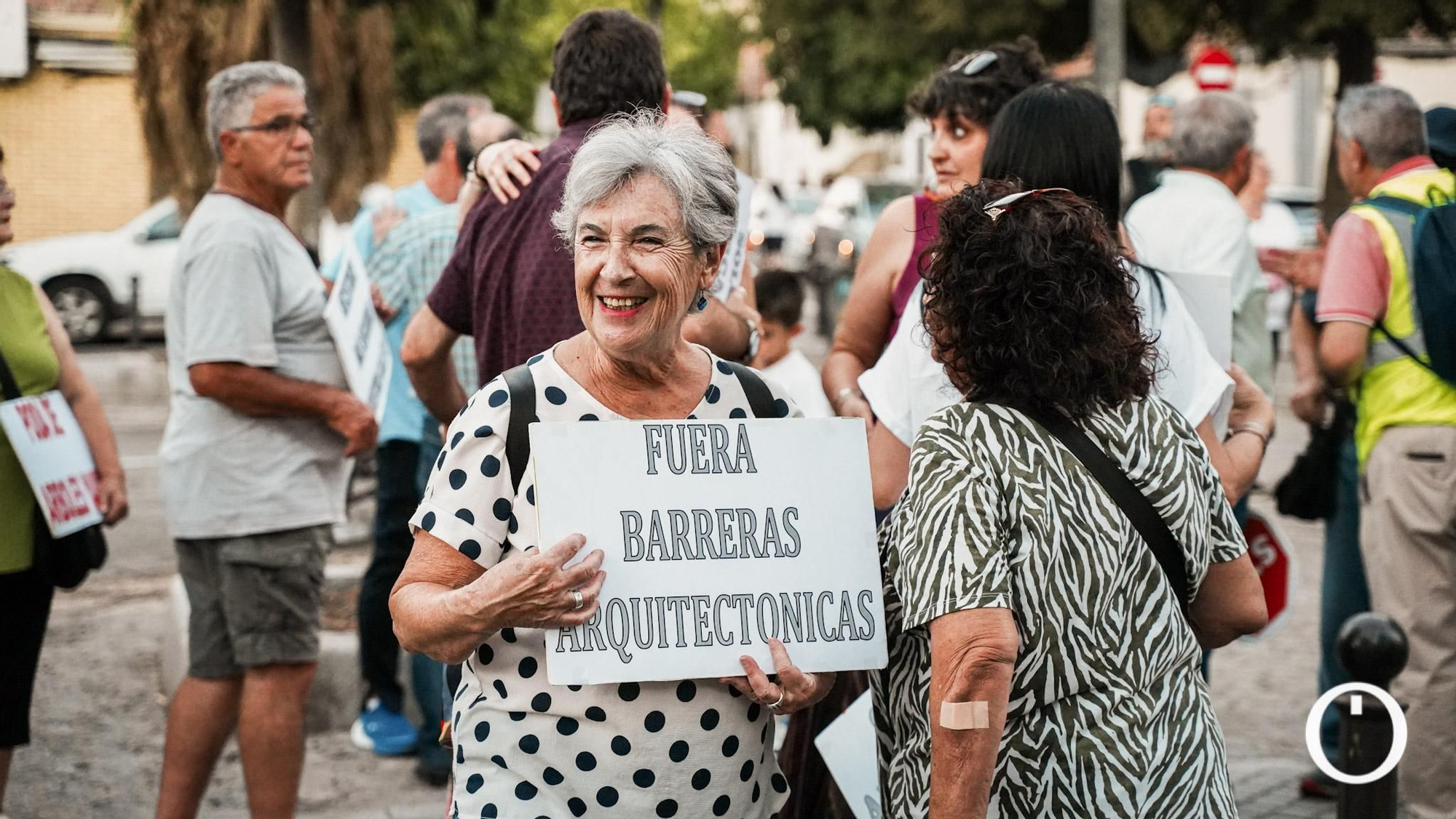Manifestación de protesta de la AAVV Puente Romano y Guadalquivir Campo de la Verdad en defensa del barrio