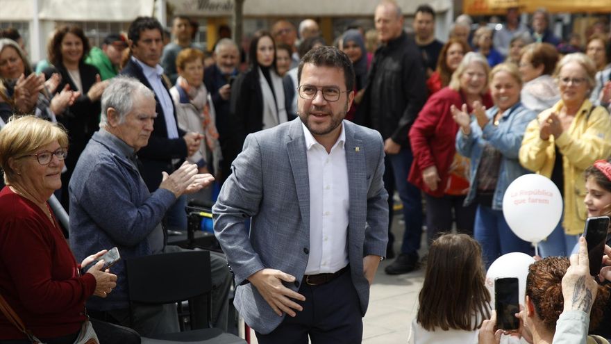 El presidente de la Generalitat y candidato de ERC a la reelección, Pere Aragonès, durante un mitin de ERC, en la plaza Espanya, a 4 de mayo de 2024, en Pineda de Mar