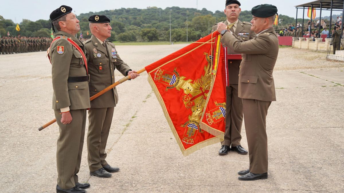 Parada militar de la Brigada ‘Guzmán el Bueno’ X en Cerro Muriano.