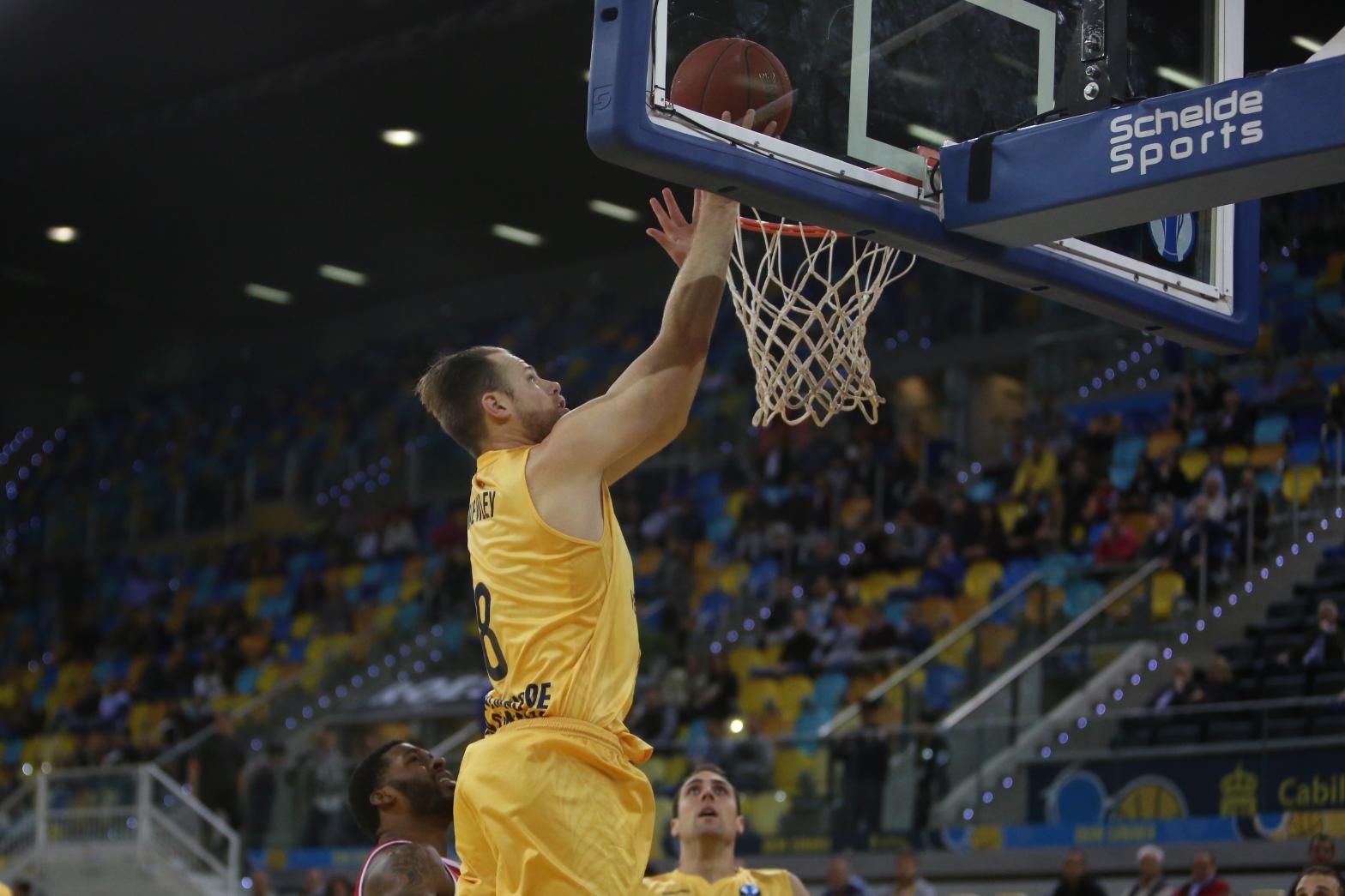 Partido entre el Herbalife Gran Canaria y Hapoel Jerusalen disputado en el Gran Canaria Arena. (Alejandro Ramos).