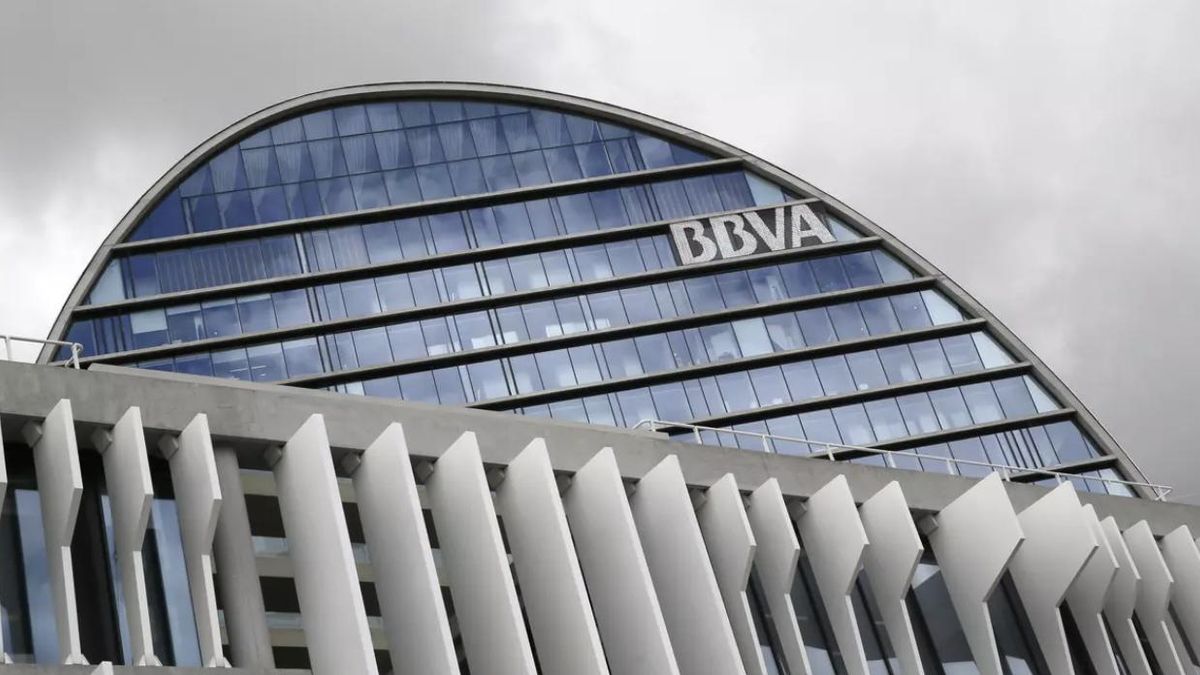 La CNMV autoriza la OPA del BBVA sobre Banco Sabadell