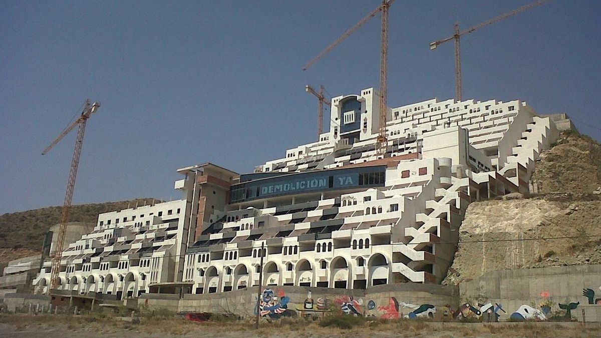 Junta no irá a la vía civil para inscribir a su nombre el Algarrobico por la "inmediatez" del fallo sobre suelo