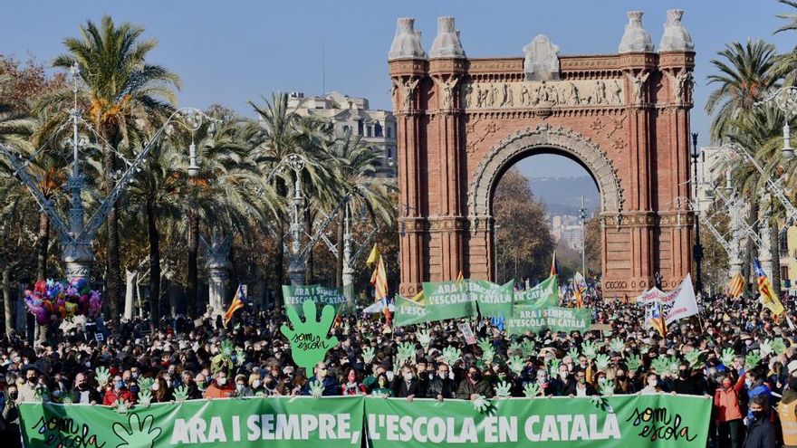 La comunidad educativa catalana sale a la calle en defensa de la inmersión