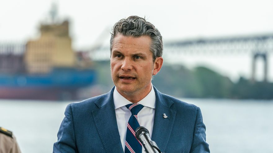 El secretario de Defensa de Estados Unidos, Peter Hegseth, en un acto en Panamá el 8 de abril.