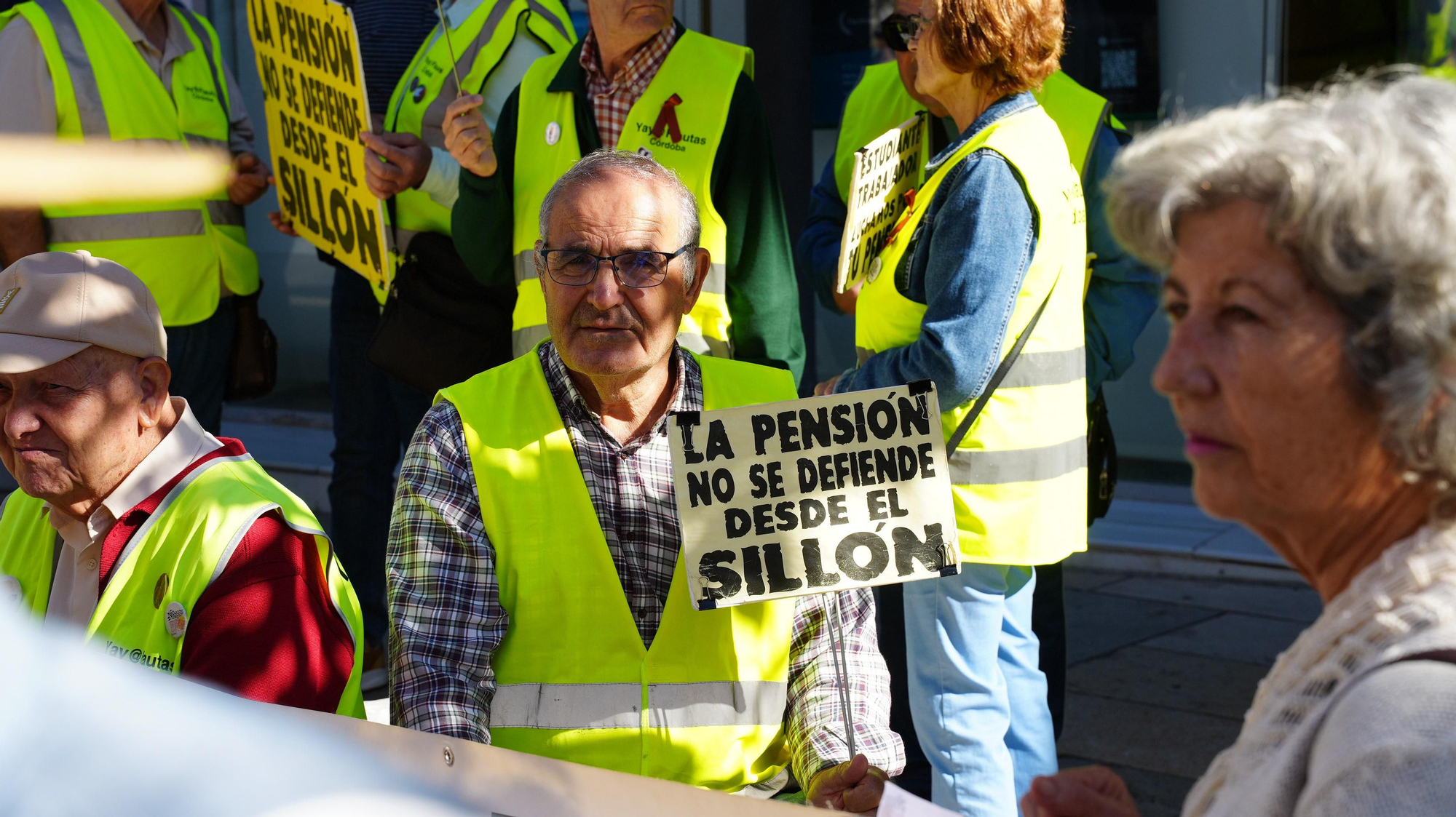 La Plataforma Ciudadana de Córdoba por las Pensiones se concentra frente al Ayuntamiento
