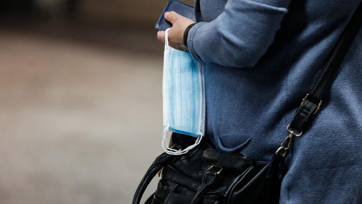 España registra el menor número de casos desde el 8 de marzo y las muertes diarias se mantienen