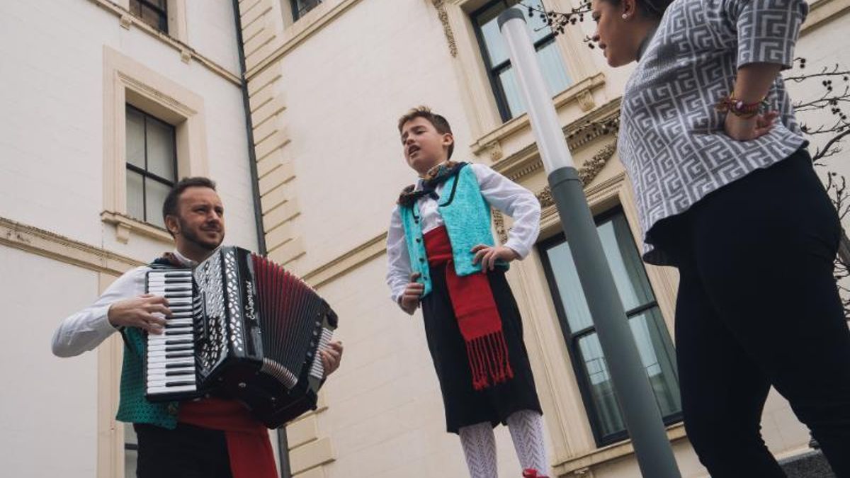 Más de un centenar de joteros en Haro en el VI Festival de Escuelas de Jota de La Rioja