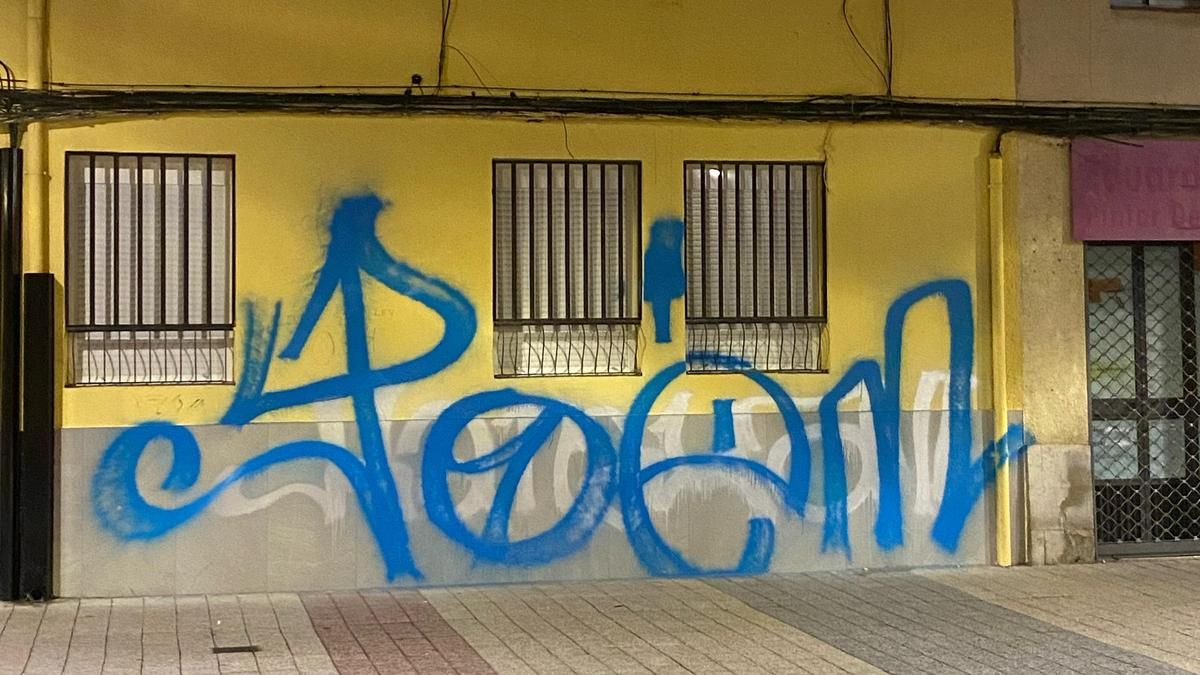 Pintada en el barrio Madre de Dios y San José