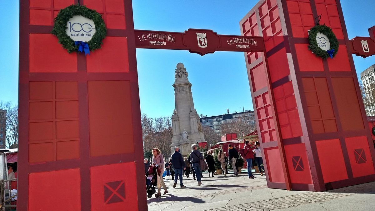Entrada a La Navideña, la feria autorizada hasta ahora en Plaza España