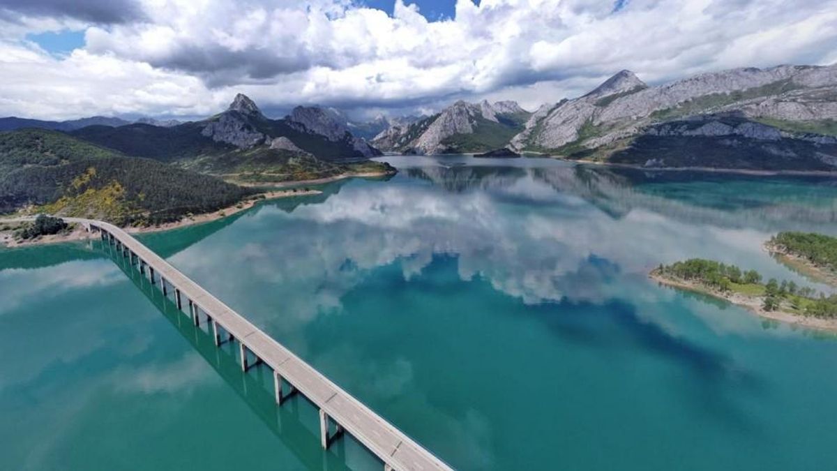 Colectivos ambientales y vecinales denunciarán el "faraónico" proyecto turístico de la Junta en el pantano de Riaño